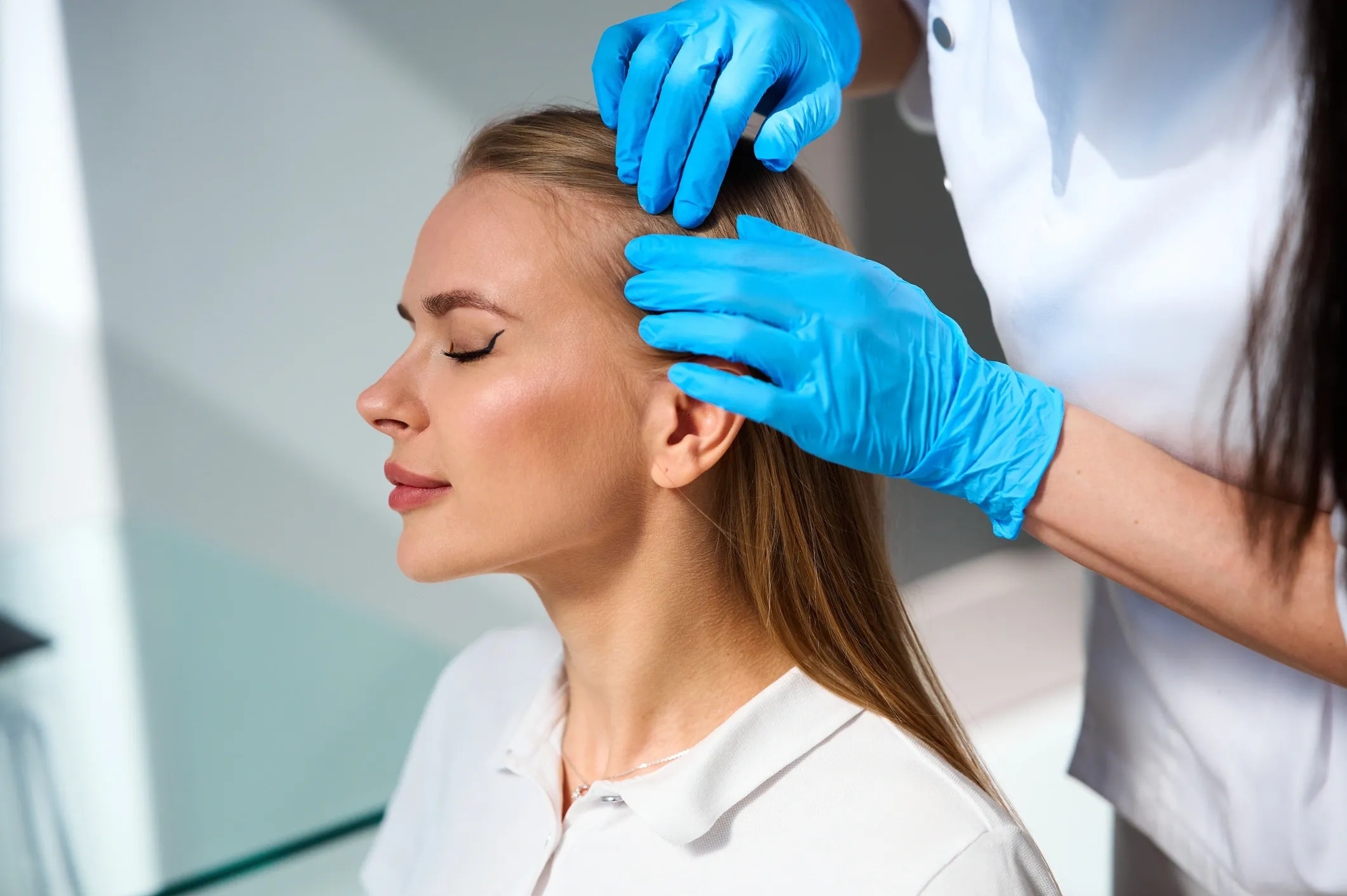 Doctor explaining hormone replacement therapy to patient